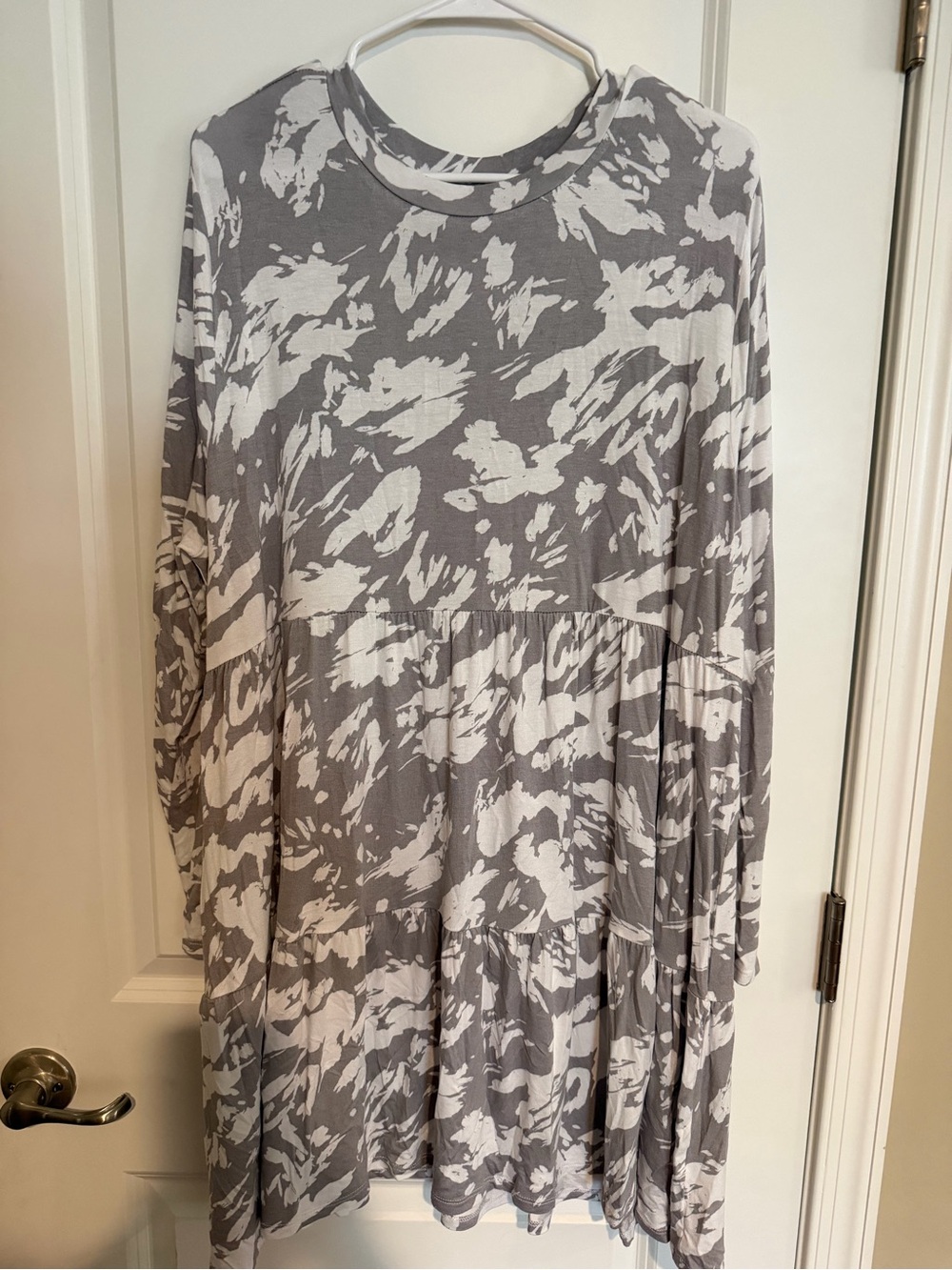 Mud Pie Gray and White Printed Long-Sleeve Tiered Dress